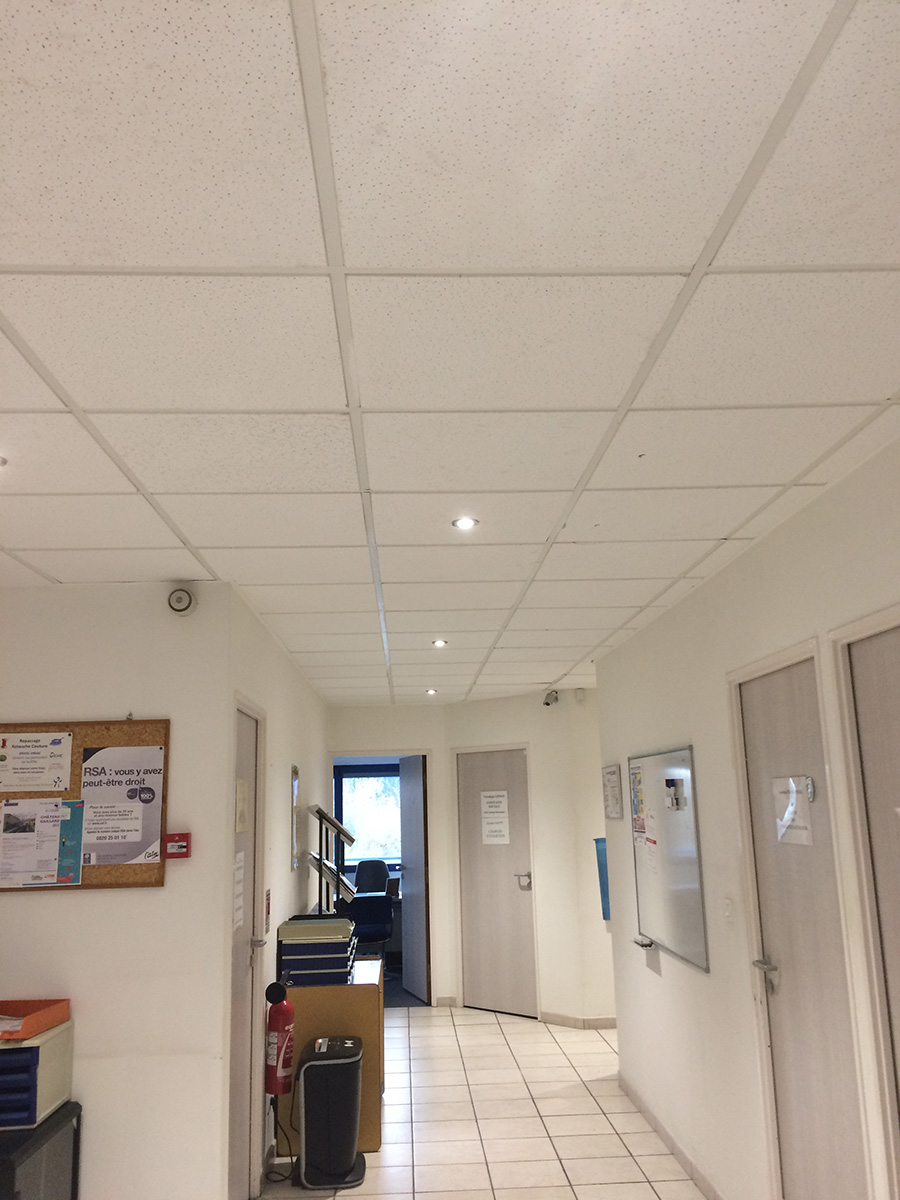 Pose de spots led dans couloirs de bureaux électricien DMS ELEC Lyon Rhône Alpes